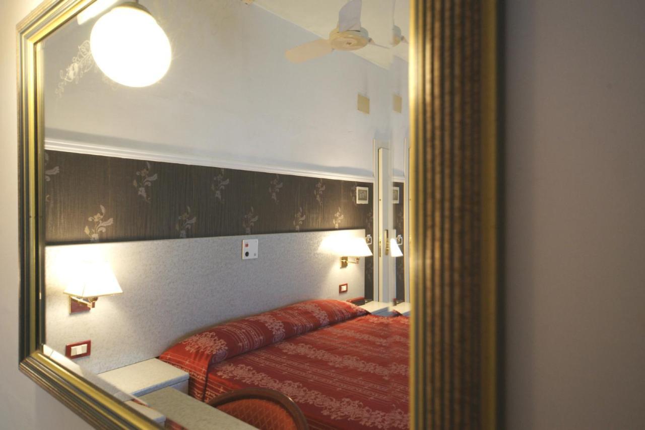 Hotel Liberty Viareggio Extérieur photo