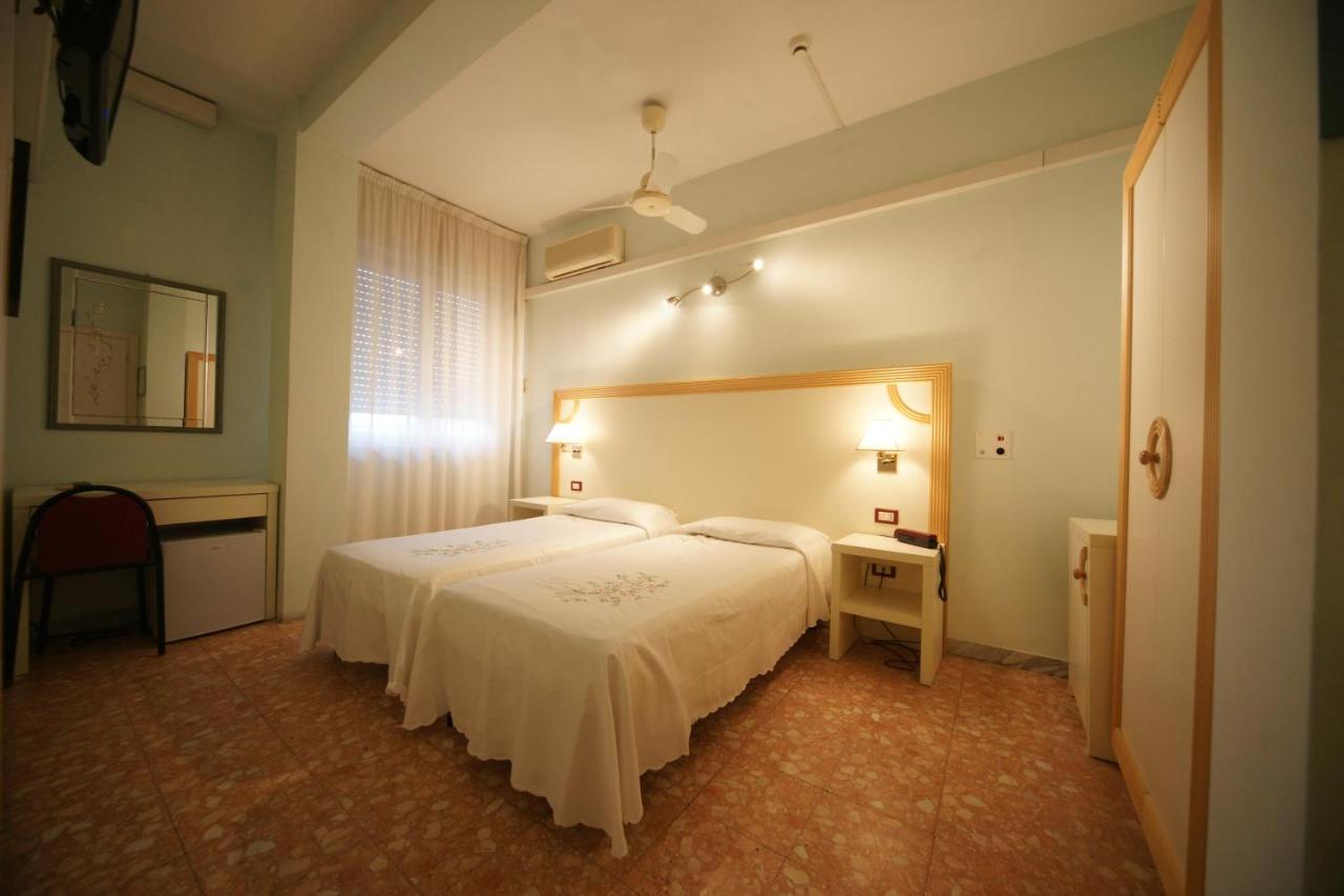Hotel Liberty Viareggio Extérieur photo