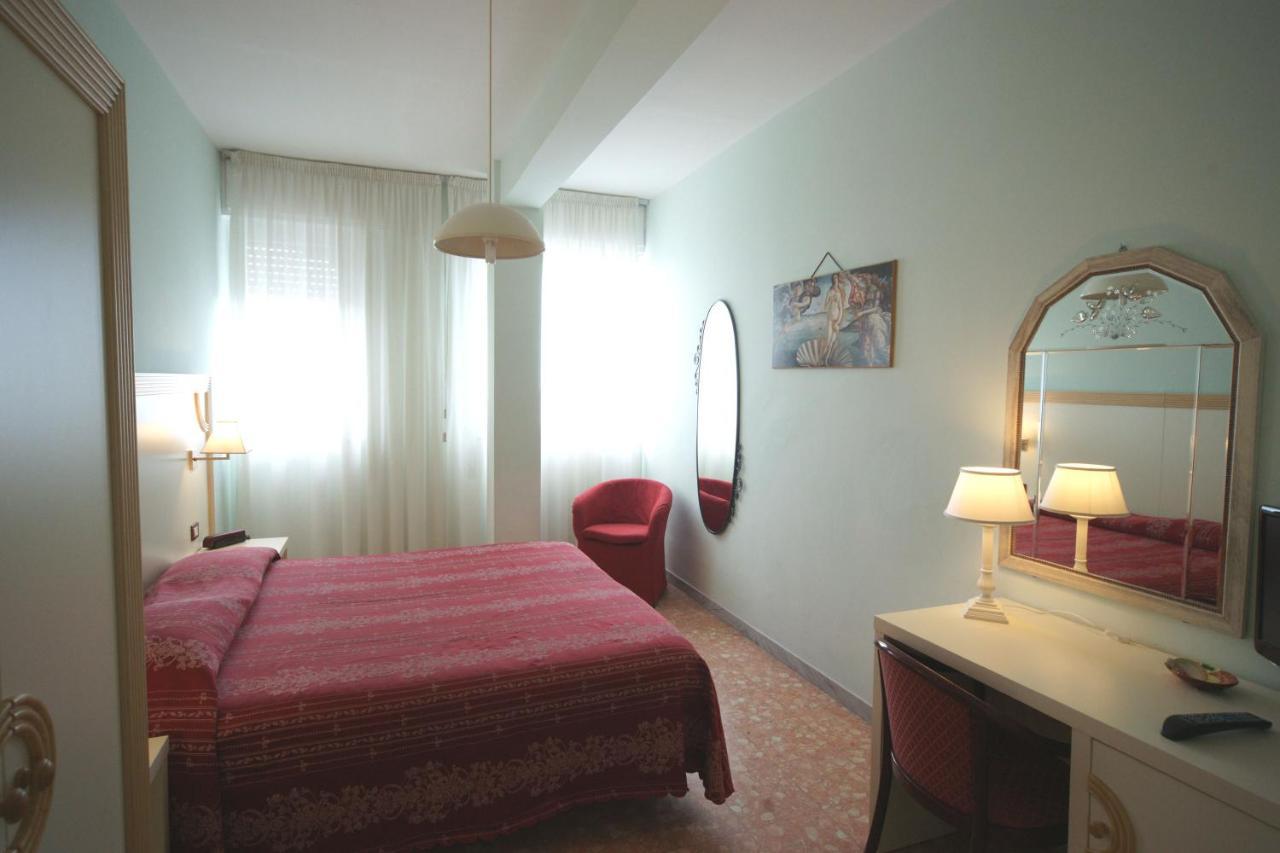 Hotel Liberty Viareggio Extérieur photo