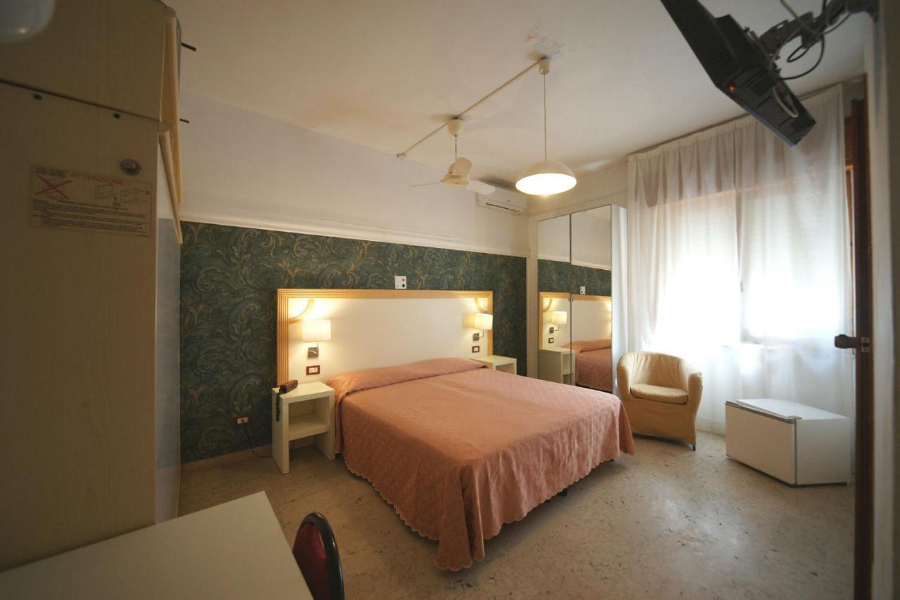 Hotel Liberty Viareggio Extérieur photo