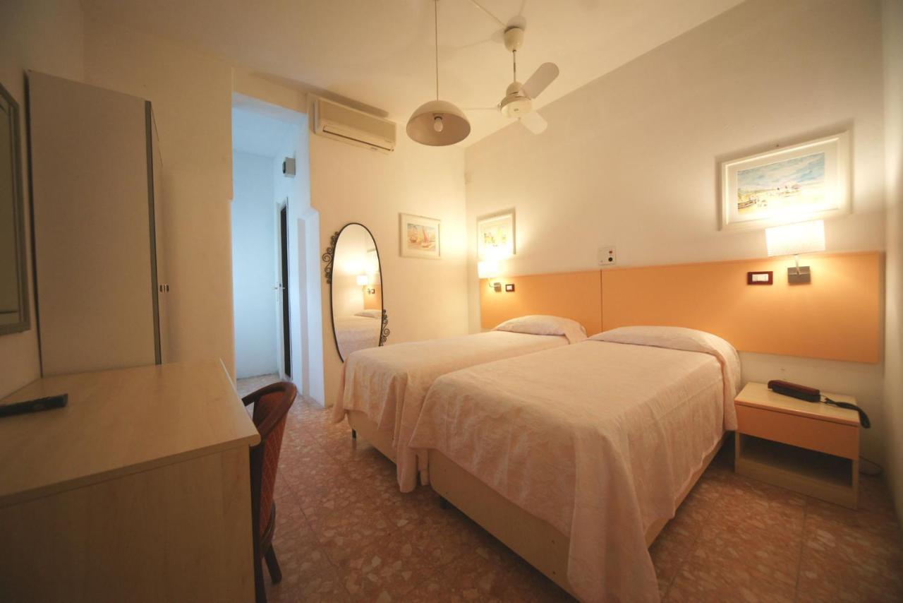 Hotel Liberty Viareggio Extérieur photo
