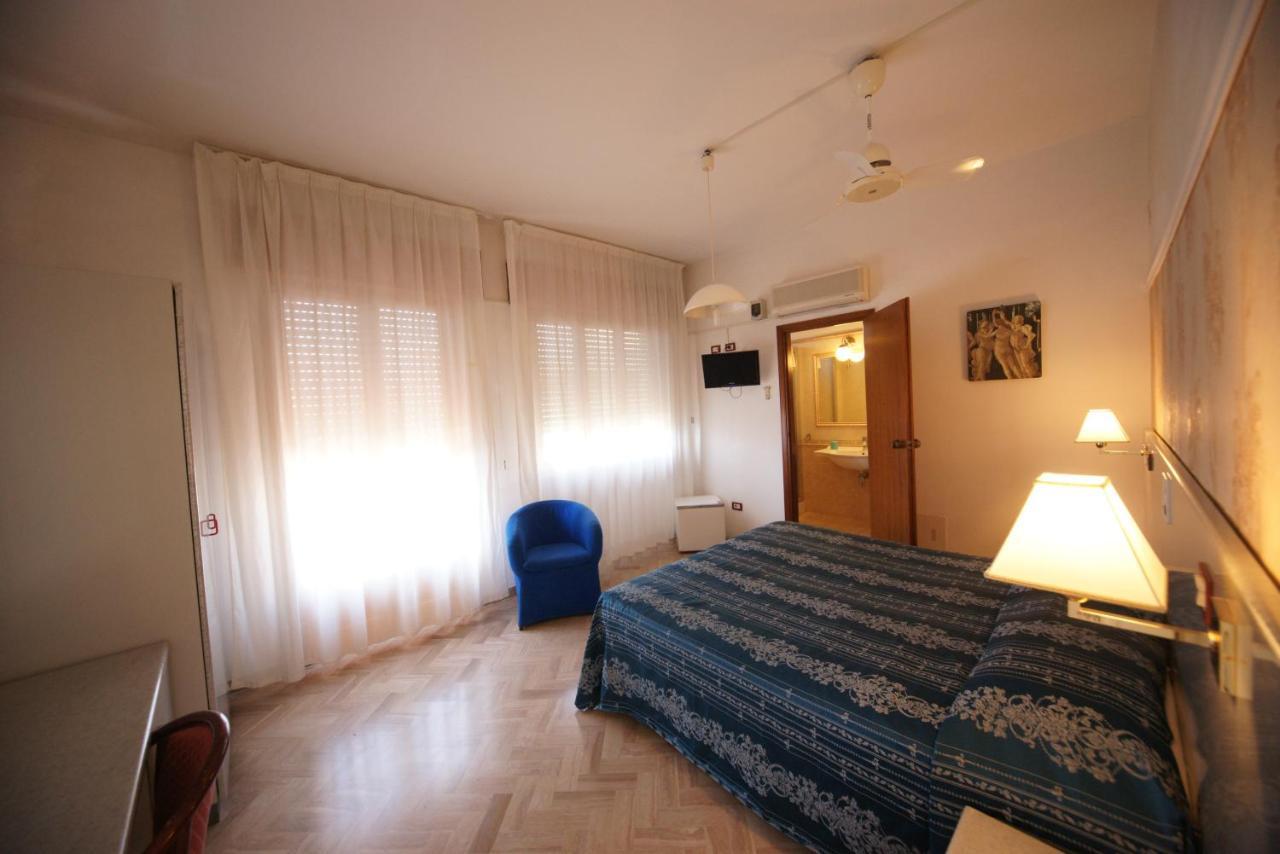 Hotel Liberty Viareggio Extérieur photo